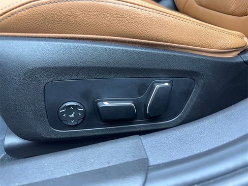 Used 2025 BMW 330i xDrive Sedan w/ Premium Package image 30