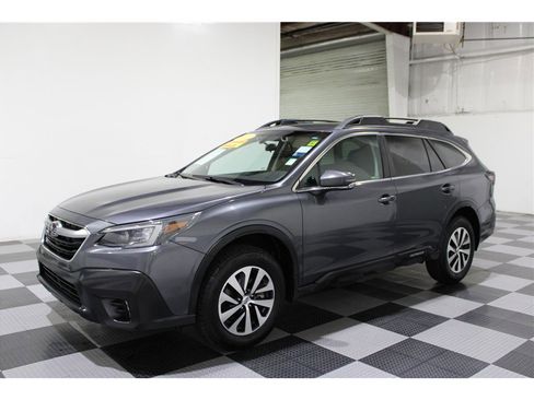 Used 2022 Subaru Outback Premium image 7