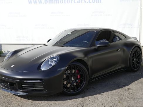 Used 2020 Porsche 911 Carrera 4S AWD/4WD image 2