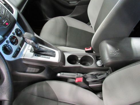Used 2014 Ford Focus SE image 13