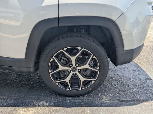 Used 2025 Jeep Compass Limited AWD/4WD image 10