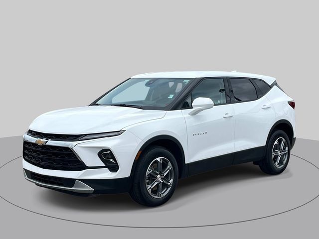 Used 2025 Chevrolet Blazer LT FWD image 9