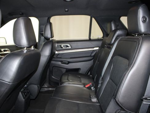 Used 2019 Ford Explorer Limited w/ Class III Trailer Tow Package image 22