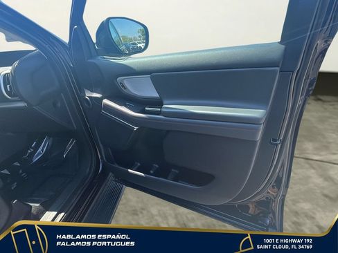 Used 2025 Ford Expedition Active AWD/4WD image 29