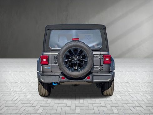 Used 2024 Jeep Wrangler Unlimited Sahara image 7