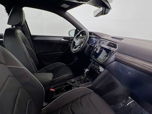 Used 2024 Volkswagen Tiguan SEL R-Line image 10