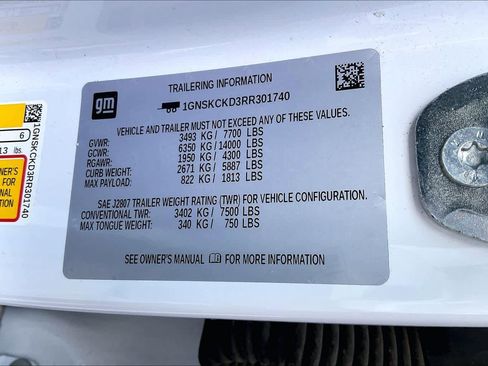 Used 2024 Chevrolet Suburban LT image 34