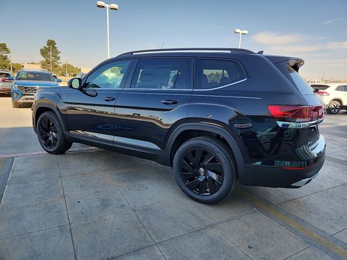 New 2026 Volkswagen Atlas SE image 4