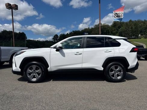 Used 2024 Toyota RAV4 XLE w/ Convenience Package AWD/4WD image 3