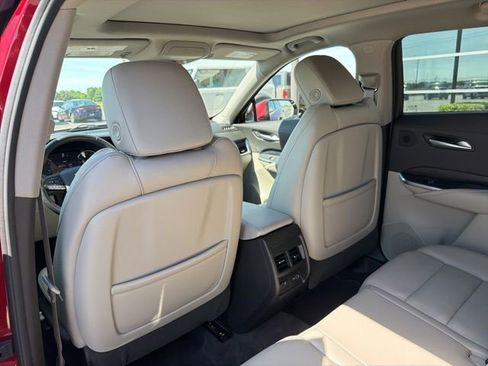 Used 2023 Cadillac XT4 Premium Luxury AWD/4WD image 15