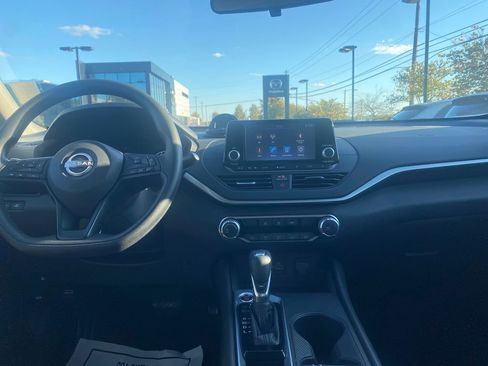 Used 2023 Nissan Altima 2.5 S image 12