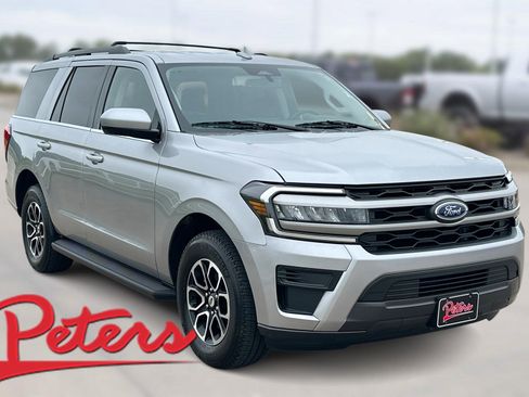 Used 2024 Ford Expedition XLT RWD image 1