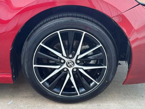 Used 2021 Toyota Camry SE image 32