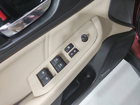 Used 2019 Subaru Outback 2.5i Limited w/ Popular Package #2 AWD/4WD image 12
