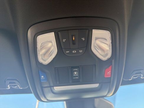 New 2026 RAM 1500 4x4 Crew Cab image 37