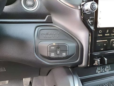 New 2026 RAM 2500 Laramie AWD/4WD image 14