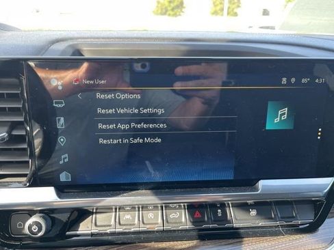 Used 2023 Chevrolet Silverado 1500 LT image 14