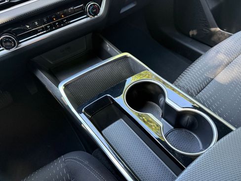 Used 2025 Chevrolet Equinox LT FWD image 42