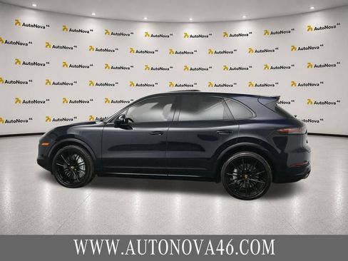 Used 2021 Porsche Cayenne Turbo w/ Premium Package Plus AWD/4WD image 3