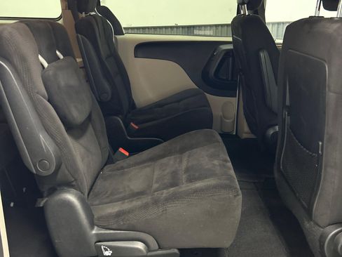 Used 2014 Dodge Grand Caravan SXT image 13
