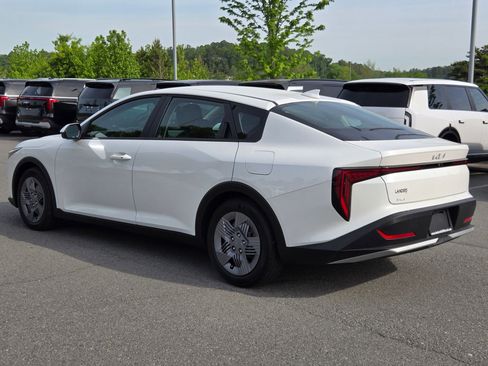 New 2026 Kia K4 LX image 5