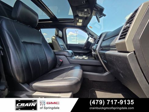 Used 2019 Ford Expedition XLT w/ Equipment Group 202A AWD/4WD image 31