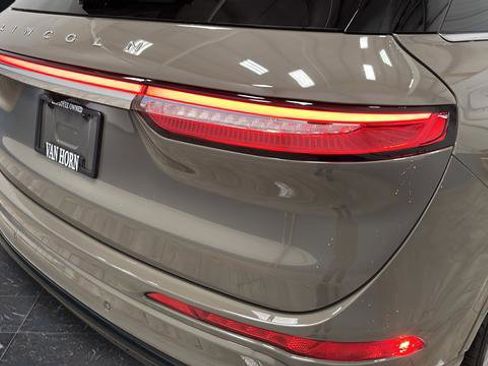 Used 2025 Lincoln Corsair Grand Touring image 38