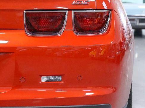 Used 2010 Chevrolet Camaro SS w/ LPO, Ground Effects Package image 38