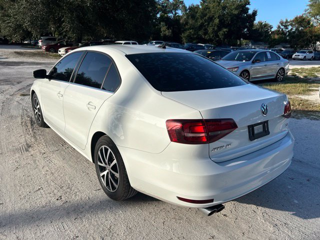 Used 2017 Volkswagen Jetta SE FWD image 3