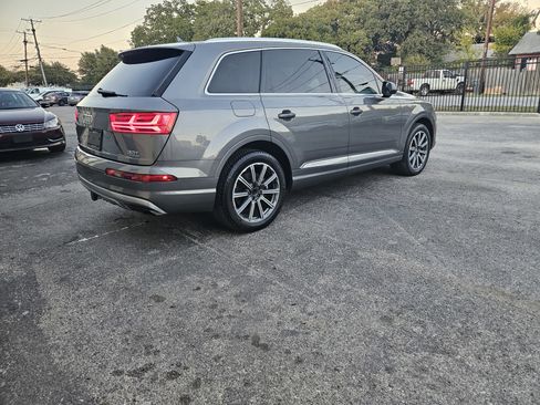 Used 2017 Audi Q7 3.0T Premium Plus image 4