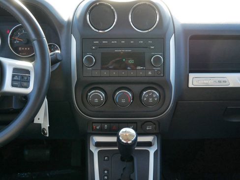 Used 2015 Jeep Compass Latitude image 14