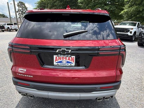 New 2026 Chevrolet Traverse LT w/ Sun and Wheel Package FWD image 6