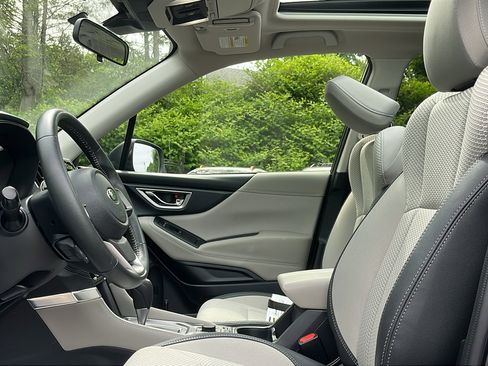 Certified 2024 Subaru Forester Premium AWD/4WD image 12