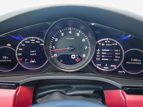 Used 2021 Porsche Cayenne Coupe image 24