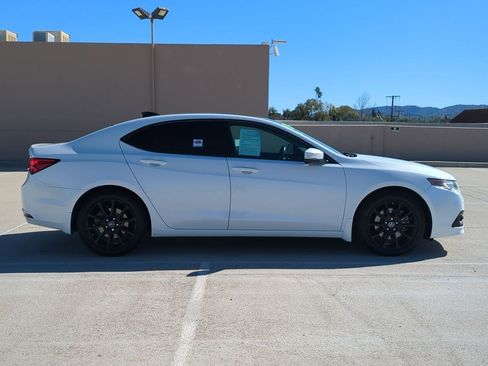 Used 2017 Acura TLX V6 SH-AWD w/ Advance Package image 5