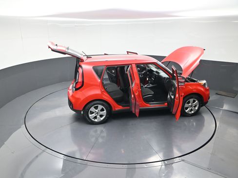 Used 2019 Kia Soul FWD image 14