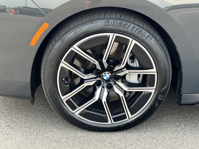 Used 2023 BMW 760i xDrive w/ Luxury Rear Seating Package AWD/4WD image 8