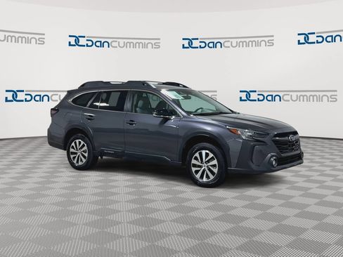 Used 2023 Subaru Outback Premium AWD/4WD image 3