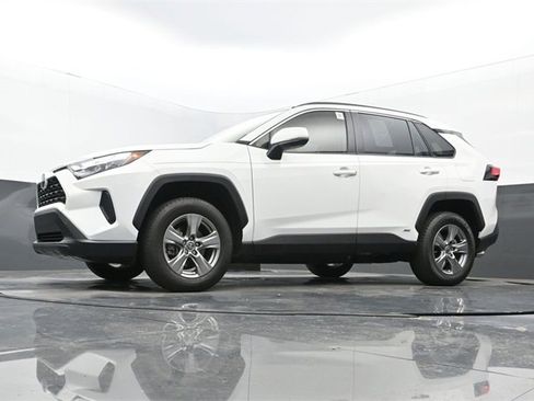 Used 2023 Toyota RAV4 XLE image 28