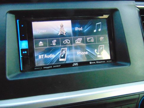 Used 2016 Toyota Highlander LE FWD image 25