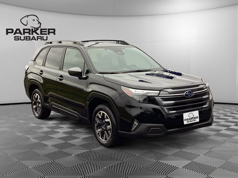 Used 2025 Subaru Forester Premium image 7