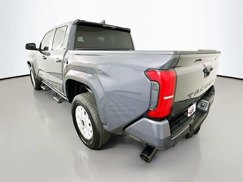 Certified 2025 Toyota Tacoma SR5 AWD/4WD image 7