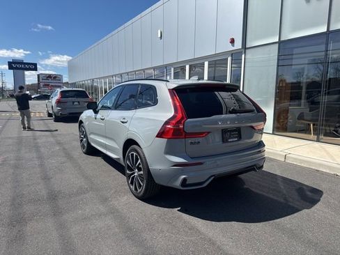 Certified 2025 Volvo XC60 B5 Plus image 3