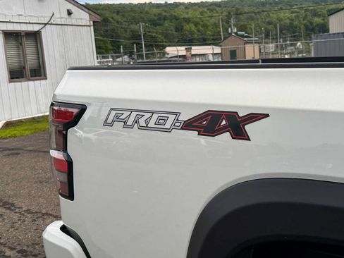 Used 2026 Nissan Frontier PRO-4X AWD/4WD image 12