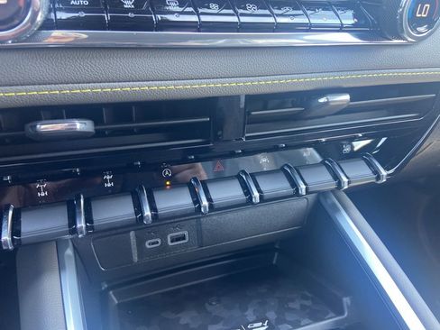 New 2025 Chevrolet Colorado ZR2 w/ Technology Package image 21