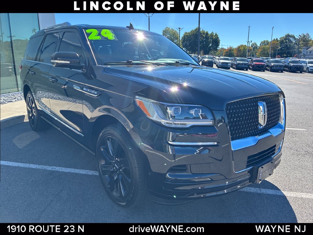 Certified 2024 Lincoln Navigator Reserve AWD/4WD image 10