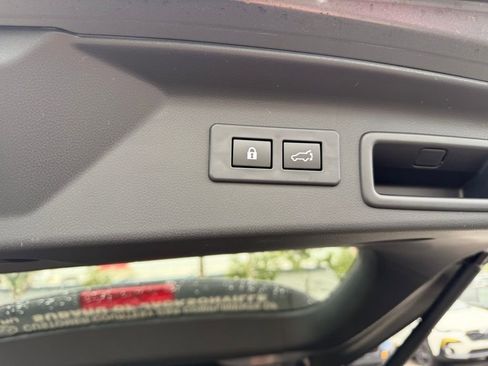 Used 2025 Subaru Forester Premium w/ Protection Package image 8