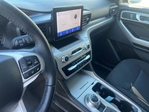 Used 2023 Ford Explorer XLT image 22