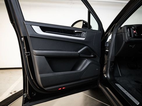 New 2026 Porsche Cayenne AWD/4WD image 23
