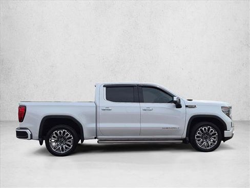 Used 2023 GMC Sierra 1500 Denali w/ Denali Reserve Package AWD/4WD image 4